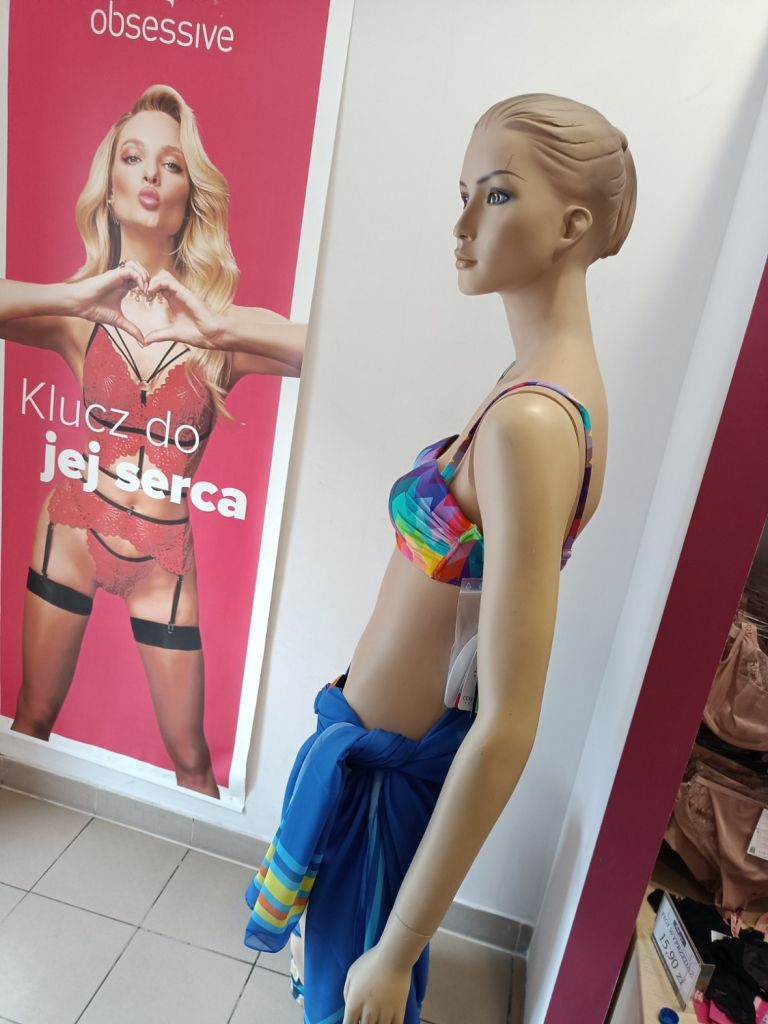 Letni asortyment - piżamy, kostiumy kąpielowe